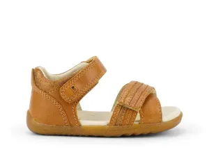 BOBUX - STEP UP MAGIC SANDAL: CARAMEL