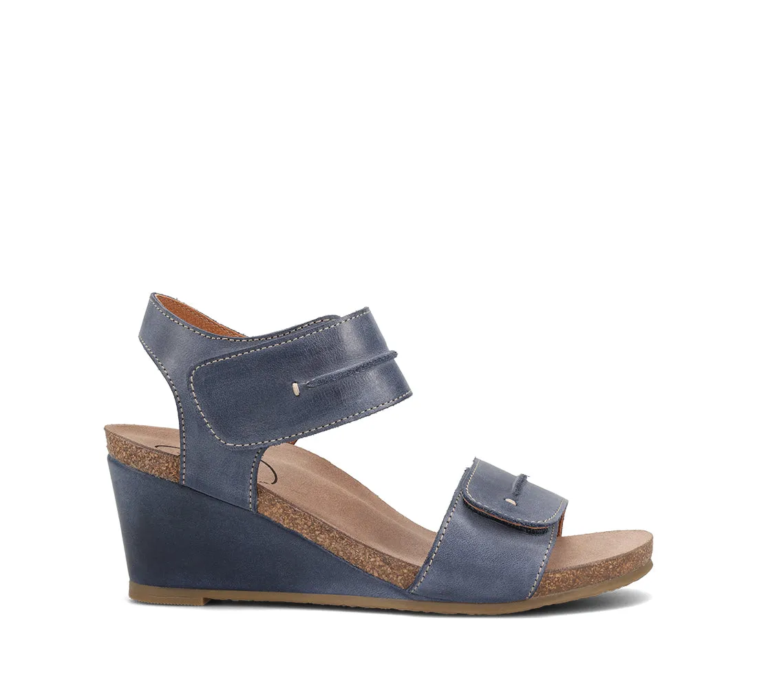 Women's Taos Reason Color: Dark Blue