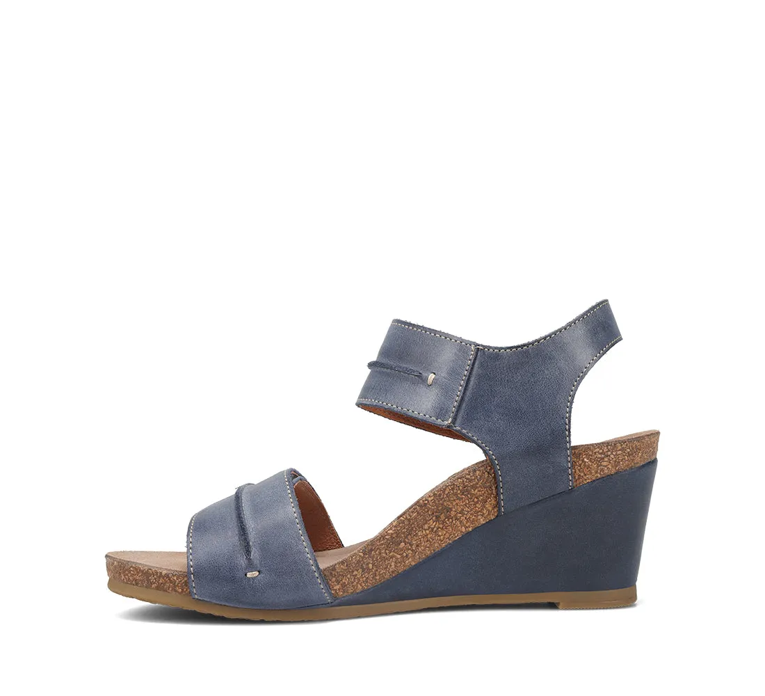 Women's Taos Reason Color: Dark Blue